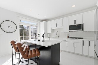 2026 Hazel St in Birmingham, MI - Building Photo - Building Photo