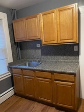 12 Hubbard St in Bloomfield, CT - Building Photo - Building Photo