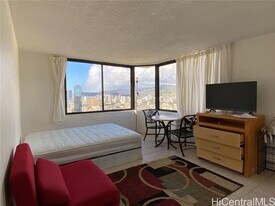 444 Niu St in Honolulu, HI - Building Photo