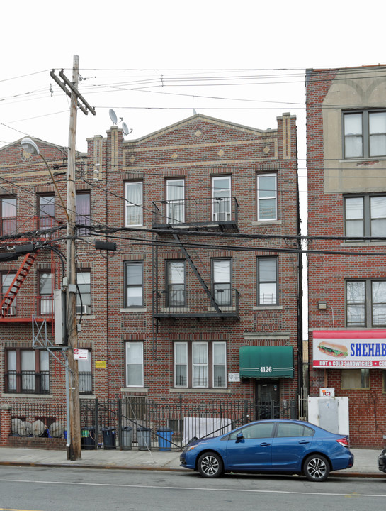 4126 Bronxwood Ave in Bronx, NY - Foto de edificio