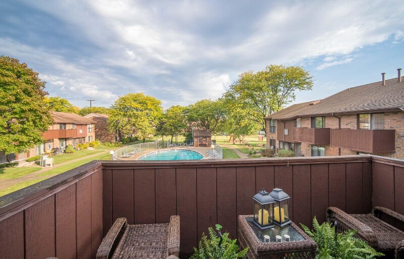 9038 N Park Plaza Ct in Brown Deer, WI - Building Photo