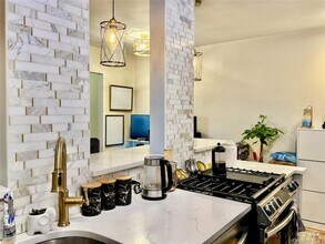 100 Lincoln Ave, Unit 5C in Mineola, NY - Building Photo - Building Photo