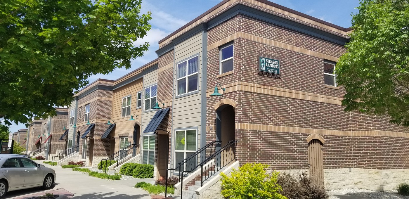 Strasser Landing and House in Manhattan, KS - Building Photo