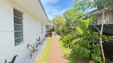 2929 NW 22nd Ct in Miami, FL - Building Photo - Building Photo