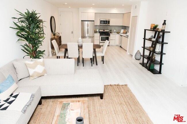 property at 625 S Barrington Ave