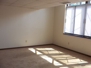 Parkway Apartments in Covington, KY - Building Photo - Interior Photo