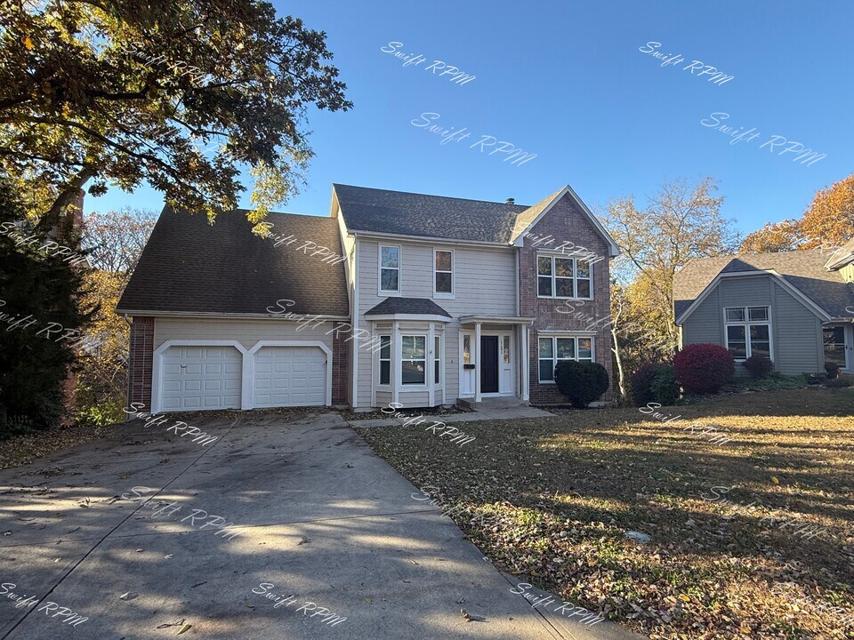 15602 Maple St in Overland Park, KS - Building Photo