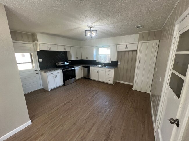2503 52nd St in Lubbock, TX - Building Photo - Building Photo