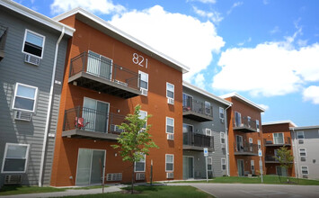 Westwood Apartments in Pontiac, MI - Foto de edificio - Building Photo