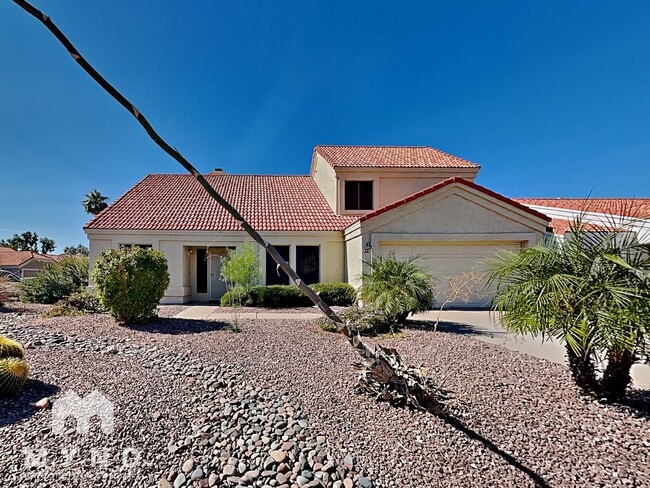 property at 634 N Quartz St