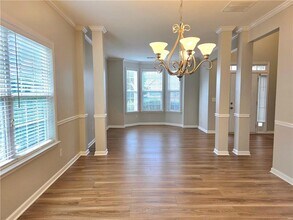621 Roxtree Ct NE in Buford, GA - Building Photo - Building Photo