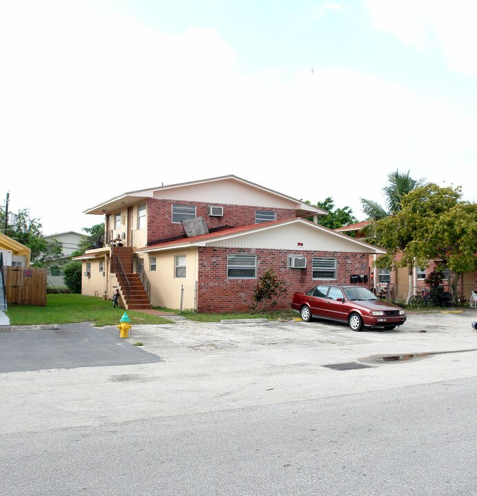 7340-7350 NW 37th St in Hollywood, FL - Foto de edificio