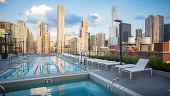 702 N Wells St, Unit 2607 in Chicago, IL - Building Photo