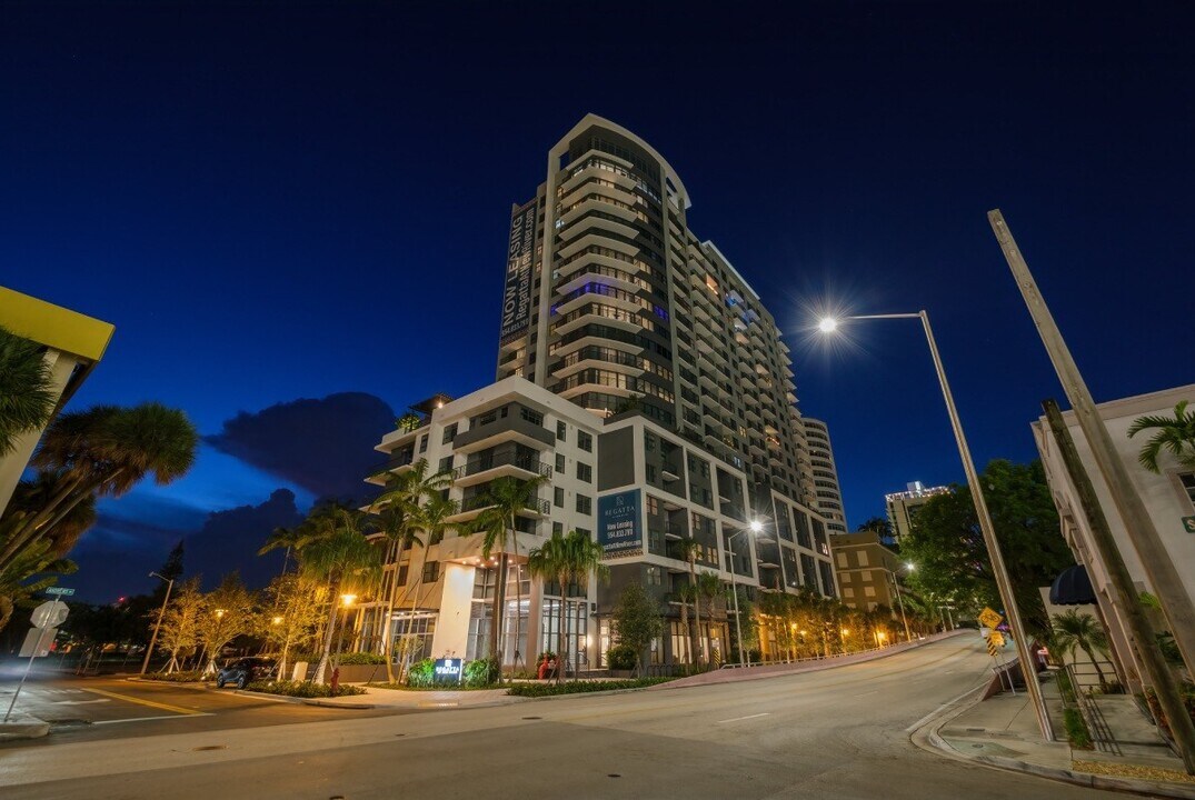 New River Yacht Club in Fort Lauderdale, FL - Foto de edificio