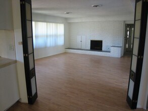 13203 Moorpark St, Unit 1 in Sherman Oaks, CA - Building Photo - Building Photo