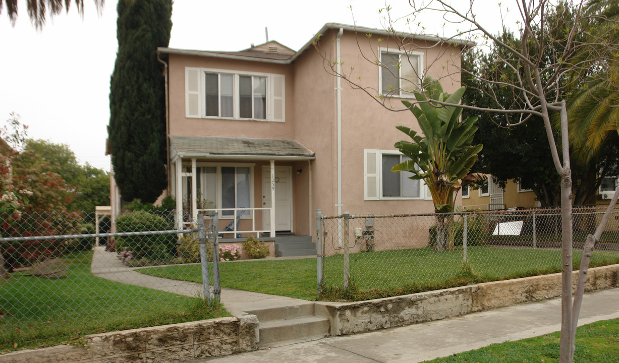 1259 Lincoln Ave in Pasadena, CA - Building Photo