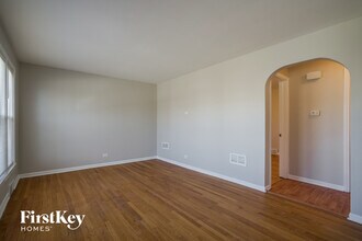 4033 Gremley Ave in Schiller Park, IL - Building Photo - Building Photo