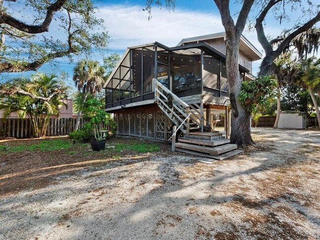 5141 St Albans Ave in Siesta Key, FL - Building Photo - Building Photo