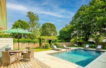 2 Tims Trail in Shelter Island, NY - Building Photo - Building Photo