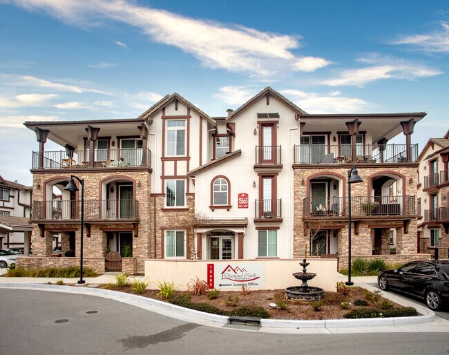 Diamond Creek Apartments