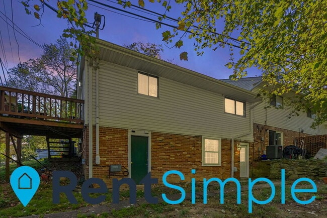 226 Maple St in Middleburg, VA - Building Photo - Building Photo