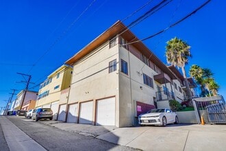4460-4466 1/2 W 59th St in Los Angeles, CA - Building Photo - Building Photo
