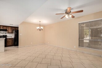 2955 W Wagoner Rd in Phoenix, AZ - Building Photo - Building Photo