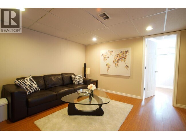 48xx McKee Pl in Burnaby, BC - Building Photo - Building Photo