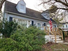 119 Maple Pl in Port Jefferson, NY - Building Photo