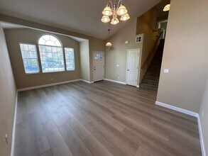 1614 Mt Silliman Way in Antioch, CA - Building Photo - Building Photo