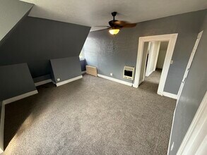 3859 Brownsville Rd, Unit 3 in Pittsburgh, PA - Building Photo - Building Photo
