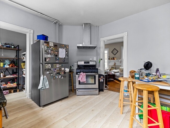 property at 3 Kinnaird St