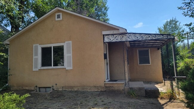 property at 715 S Hancock Ave