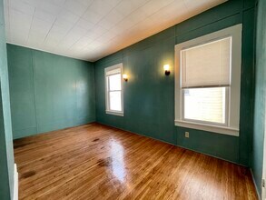 128 Washington St, Unit 1 in Manlius, NY - Foto de edificio - Building Photo