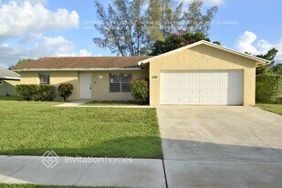 109 Bobwhite Rd in Royal Palm Beach, FL - Building Photo