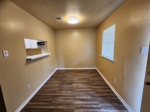 4311 Yellowstone Blvd in Houston, TX - Building Photo - Building Photo