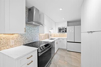 1151 N Fort Lauderdale Beach Blvd in Fort Lauderdale, FL - Building Photo - Building Photo