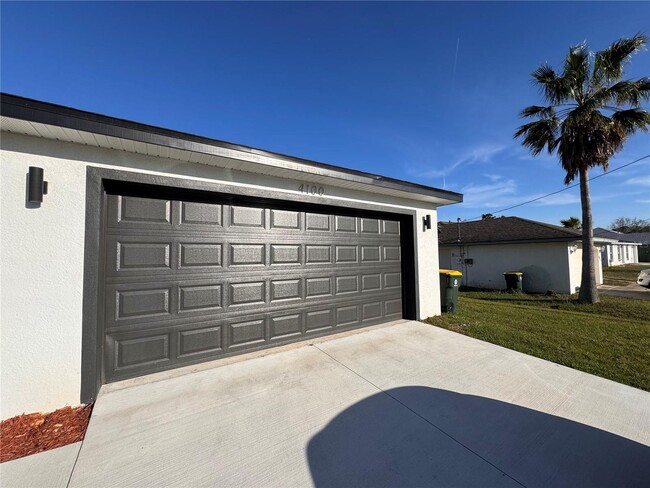 4100 Mendoza Ave in Sebring, FL - Foto de edificio - Building Photo