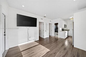 1460 NW 2nd St in Miami, FL - Building Photo - Building Photo