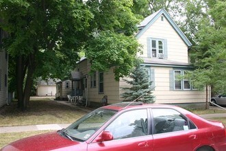 957 Sheridan St in Ypsilanti, MI - Foto de edificio - Building Photo