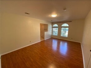 1311 Cardinal Hill Dr in Austin, TX - Building Photo - Building Photo