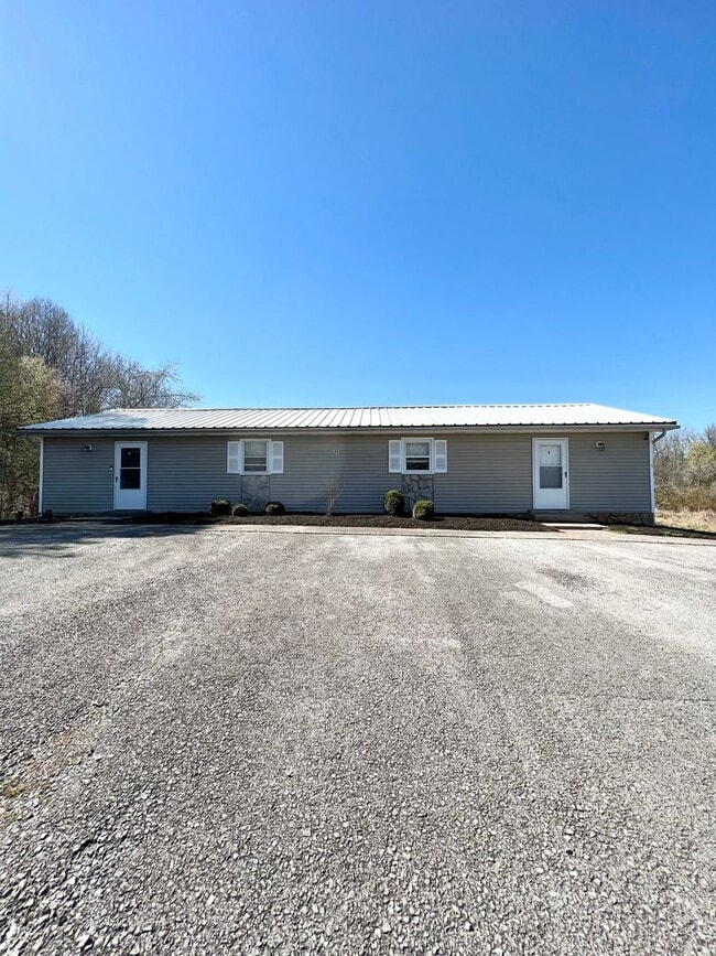 587 Whitlock Rd in Alvaton, KY - Building Photo - Building Photo