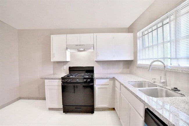 property at 4326 Tareyton Ln