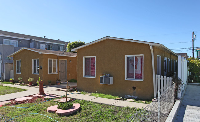 4566-4572 Oregon St in San Diego, CA - Building Photo - Building Photo