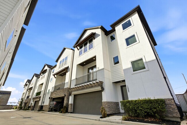 1222 Upton St in Houston, TX - Building Photo - Building Photo