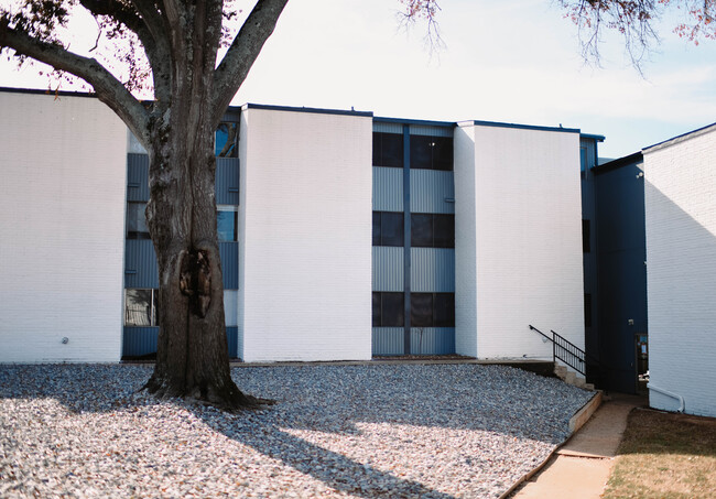 Uptown Apartments in Nacogdoches, TX - Foto de edificio - Building Photo