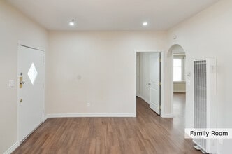 1234 W 37th Dr, Unit 0 in Los Angeles, CA - Building Photo - Building Photo