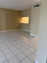 1750 N Congress Ave in West Palm Beach, FL - Building Photo