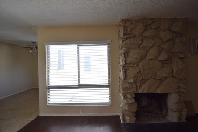 10745 Hortense St in Los Angeles, CA - Building Photo - Building Photo