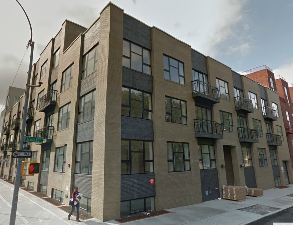 180 Scholes Street in Brooklyn, NY - Foto de edificio